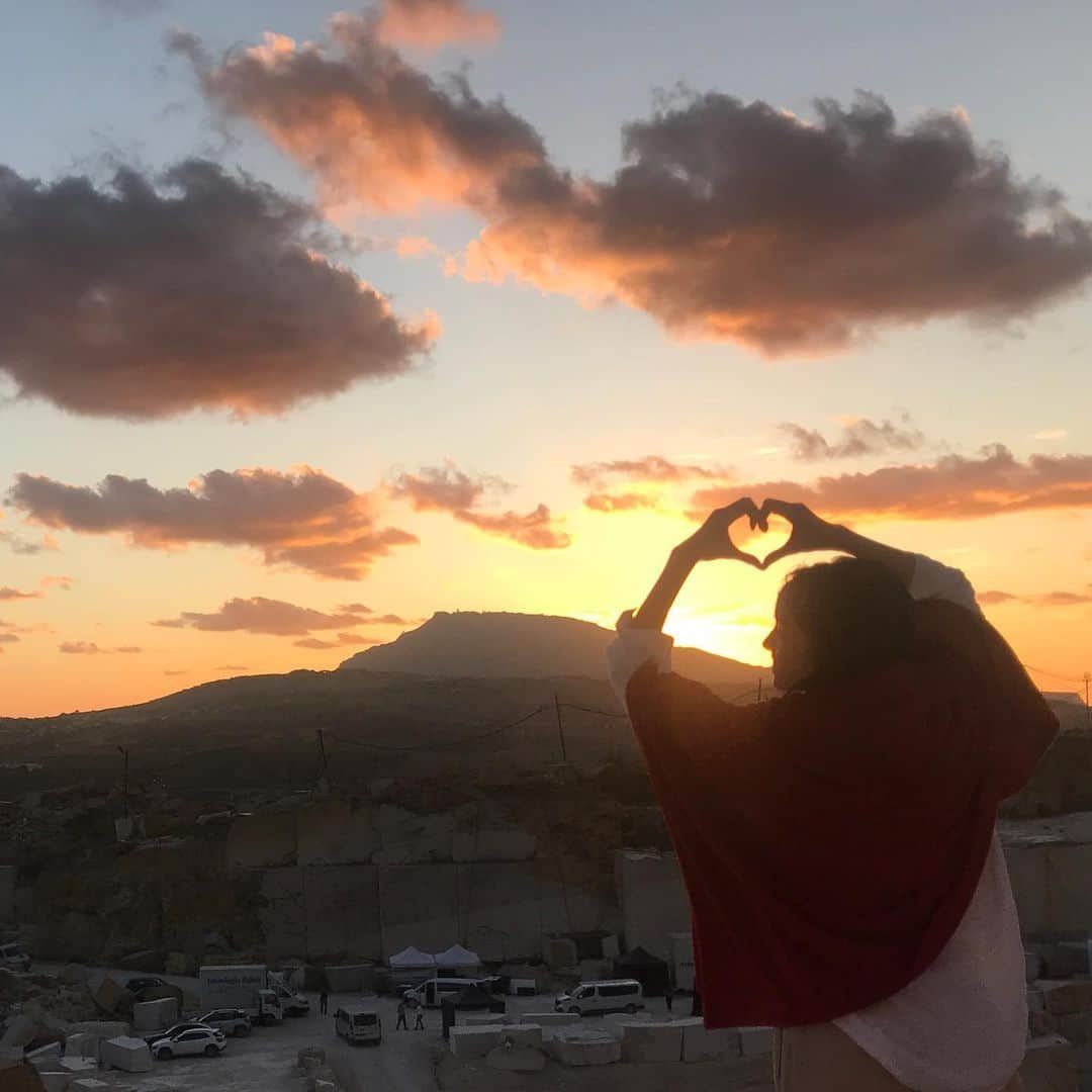 フェイフェイ・サンのインスタグラム：「❤️Beautiful Sunset 🌅 🇮🇹」