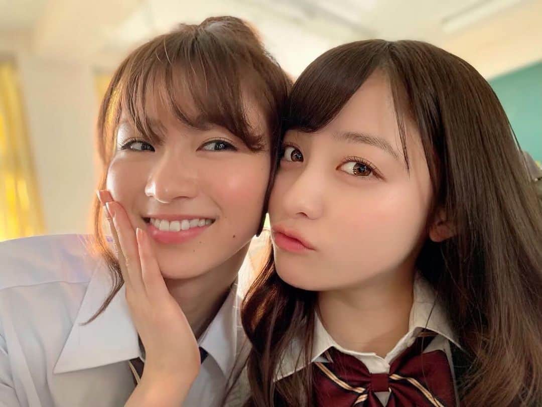 映画『午前0時、キスしに来てよ』のインスタグラム：「＼📚0キス スクールタイム🏫 ／ ﻿ ﻿ 🕑ただいま14時！ ﻿ ﻿ これからどこいく？😚﻿ ﻿ なにする？🤗 ﻿ ﻿ #学校 #放課後 #週末 #わくわく #ショッピング #食べ歩き #映画 #いいね  #午前0時キスしに来てよ #12月6日公開 #ゼロキス #日奈々 #橋本環奈 #るんちゃん #岡崎紗絵 #jk #かわいい」