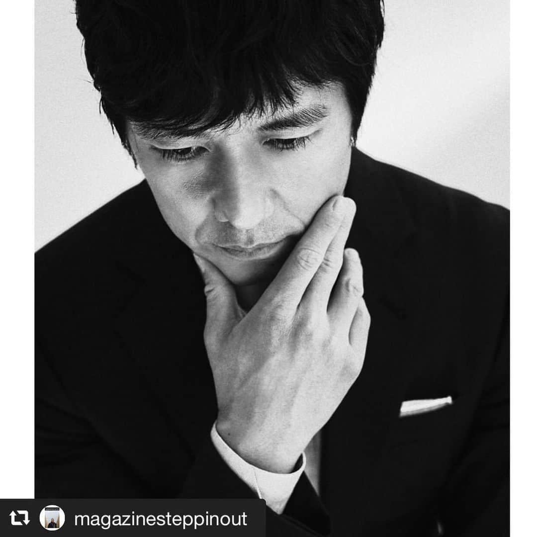 Barfout!さんのインスタグラム写真 - (Barfout!Instagram)「#repost @magazinesteppinout  絶賛公開中の映画『 #任俠学園 』皆さんはもう観られましたか？  社会貢献大好き！なヤクザ・阿岐本組の日村アニキを演じた #西島秀俊 さんは、これまで出演されたコメディ作品の中でも群を抜いてユーモラスでは!?と個人的に思う程、見たことのない姿が満載。物語もとっても素敵な痛快作でした。10月4日発売のSTEPPIN'OUT!  #ステッピンアウト !では、西島さんに撮影時のお話をたっぷり語っていただいています。しっとりと深みのあるティム ギャロさん撮影の写真もご堪能ください（多田）  撮影  ティム ギャロ スタイリング  カワサキタカフミ（MILD） ヘア＆メイクアップ  市川温子（HITSUJI）  #西島秀俊 #仁俠学園 #steppinout #actor #actress  #drama  #theater  #movie  #cinema  #film  #model  #fashionmodel  #magazine  #printmagazine  #publishing  #photography  #photo  #photographer  #instaphoto  #instapic  #photostagram  #portrait」10月5日 14時05分 - barfout_magazine_tokyo