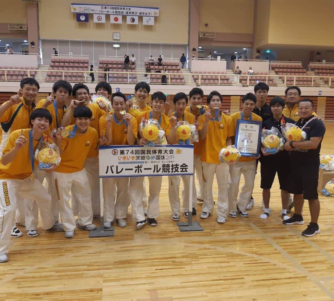 富田将馬のインスタグラム：「いきいき茨城ゆめ国体優勝🗻🥇 ・ #優勝 #最高 #東レアローズ #中央大学 #駒澤大学 #国士舘大学 #亜細亜大学 #大東文化大学 #日本一🇯🇵 ・ 応援して下さったみなさんありがとうございました！！！」