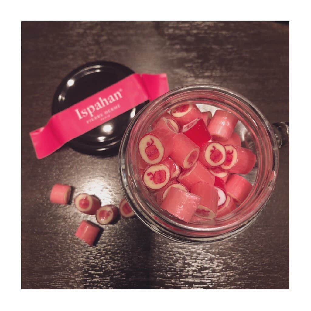 吉沢明歩さんのインスタグラム写真 - (吉沢明歩Instagram)「かわいいキャンディいただいたよー🍬🍬💕 #ピエールエルメパリ#キャンディ#お菓子#おやつにいただきます😋#土曜もたまにクリニックday#予約制#webから予約できます#次回は9日(水)#御予約承り中#よろしくね💕」10月5日 15時59分 - akiho__yoshi