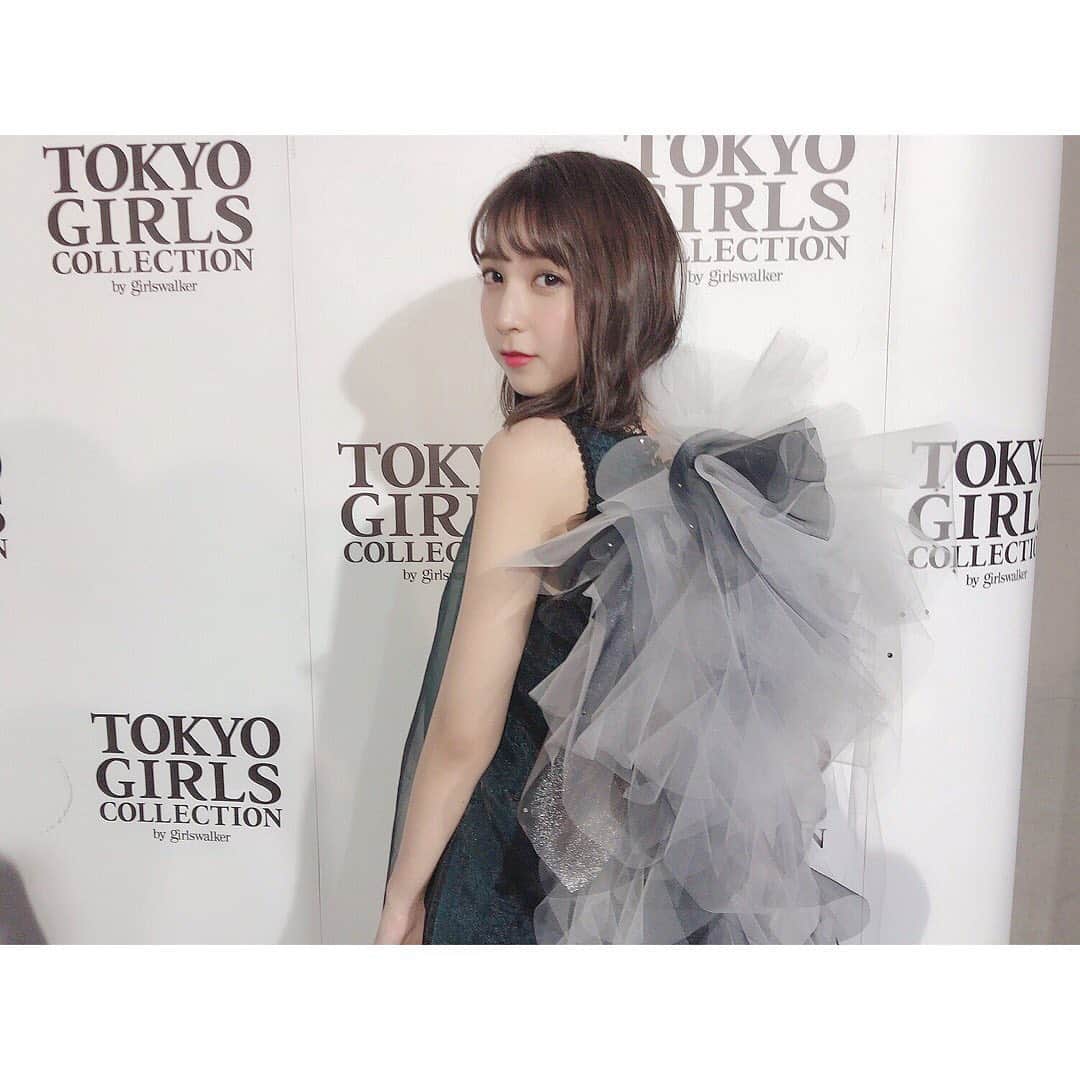 松岡菜摘のインスタグラム：「. . ステキなドレスで ランウェイを歩かせていただきました . 幸せだったぁ、、☺︎ . #TGC #KITAKYUSHU #DRESS」