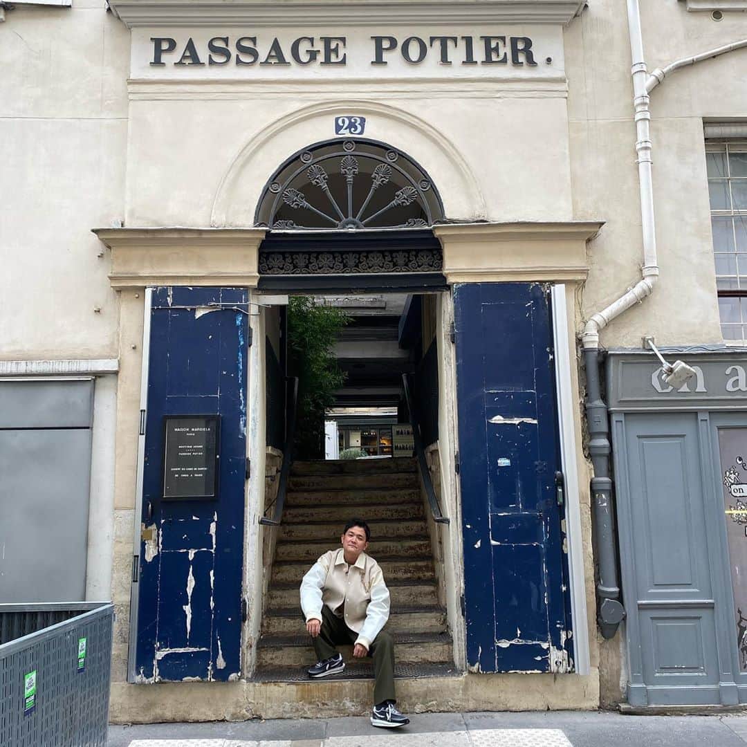 ノブ さんのインスタグラム写真 - (ノブ Instagram)「マルジェラ本店。 もう綾部。 目が細いからダメー！ #Paris #凱旋門賞」10月5日 16時42分 - noboomanzaishi