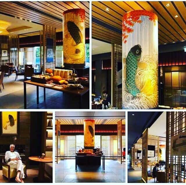 工藤村正のインスタグラム：「October 1st started ‼️ 〜 November 30th. “THE RITZ CARLTON KYOTO AUTUMN SPECIAL ART EXHIBITION “  Themes motif “ KOI couple rising the fall “ which meaning is Good luck & Success. KOI as known as well symbolic of health & beauty.  10月1日より ザ・リッツ・カールトン京都 ティー ラウンジに於いて ［ 秋の特別美術展示 ］が11月30日まで開催されております。  ご高覧頂ければ幸いと存じます。 お越しの際にはご一報下さいませ。 作品に関しましてはラウンジスタッフまでお声がけ下さいませ。  万謝を込めて… 工藤村正  拝呈、  THE RITZ CARLTON KYOTO  https://www.ritzcarlton-kyoto.jp  表装・偕拓堂アート https://kaitakudo.co.jp/sp.html  #muramasakudo #工藤村正 #RITZCARLTONKYOTO  #リッツカールトン京都 #偕拓堂」