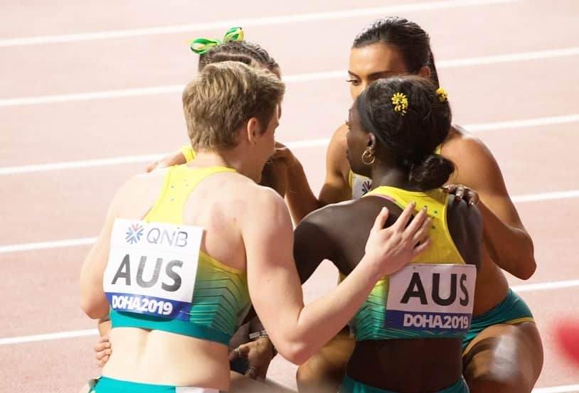 NANA OWUSU-AFRIYIEさんのインスタグラム写真 - (NANA OWUSU-AFRIYIEInstagram)「Sad yes, disappointed yes, heartbroken yes but not embarrassed. Last night the race didn’t go our way but we put it all on the line and I’m glad I got the opportunity to train and race with 4 amazing girls over the past couple weeks.  This isn’t the end but the start of something special, we will be back better then ever just you watch X  @maddiejade27 @celeste.mucci @melissa_breen @kristie_edwards #oneteam #ourteam」10月5日 17時08分 - nanaaowusu