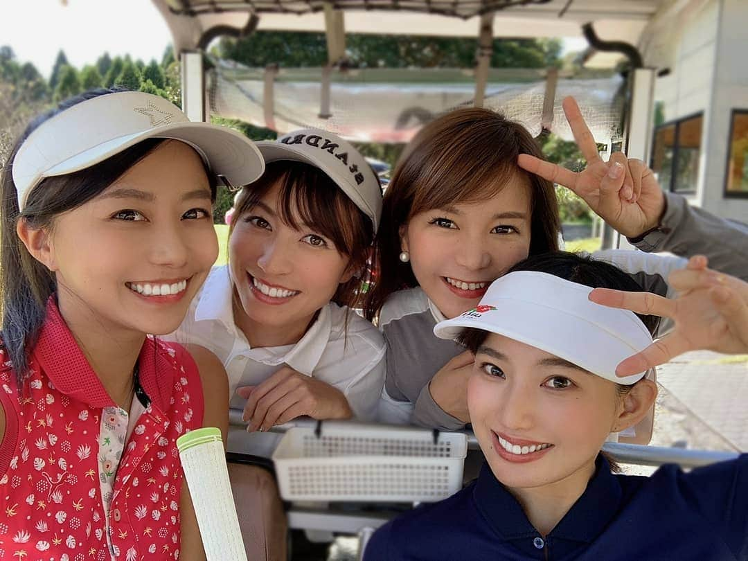 保坂玲奈さんのインスタグラム写真 - (保坂玲奈Instagram)「G  O  L  F ⛳ . 今日は同世代、仲良しのみんなでラウンド🥰 とっても天気に恵まれて 最後の夏日って感じの天候でした。 沢山笑ったなぁ☀︎ . トーヨーカントリークラブ 南国っぽくて綺麗で ご飯も美味しくてすき🌴♡ . . . #golf #トーヨーカントリークラブ #renaogolf」10月5日 17時35分 - __renao_0707