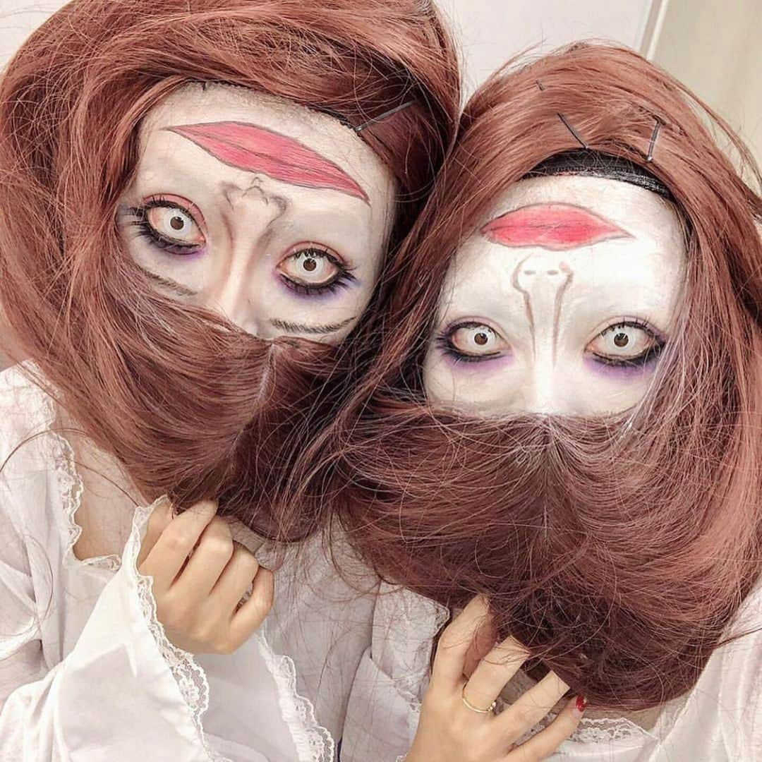 吉川ちかさんのインスタグラム写真 - (吉川ちかInstagram)「今年の本気ハロウィン どうしようかしら😂💓笑 過去の載せてみたよん!! . 毎年本気でやってて 自己満足で楽しんでる🤣🤚笑 . わたし的には青鬼がしたい。笑 (ベースが青鬼に似てるから) . 可愛い系のコスプレも好きだけど やっぱりやるなら 可愛い通り越してガチが好きだな😜💕 . #ハロウィン#今年は#何にしよう#ハロウィン仮装 #ハロウィンコスプレ #仮装#チャッキー#エルム街の悪夢#ハロウィン🎃 #恐怖#ホラー」10月5日 17時47分 - yoshikawachika_1116