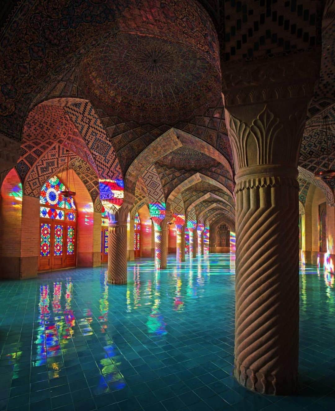 Wonderful Placesさんのインスタグラム写真 - (Wonderful PlacesInstagram)「Nasir ol Molk Mosque - Iran ✨💙💙💙✨ . Picture by ✨✨@amirtavakoliphotography✨✨ #wonderful_places for a feature 💙」10月6日 5時07分 - wonderful_places