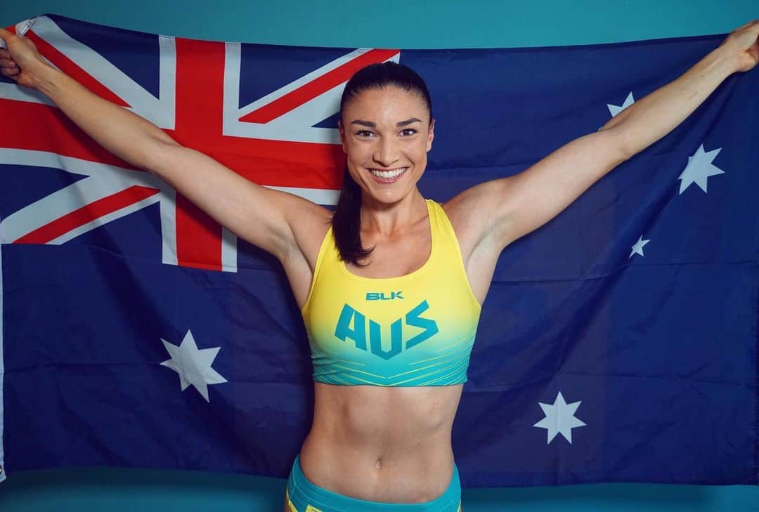ミシェル・ジェネクのインスタグラム：「It’s race day!!! Catch me in heat 5 lane 2 of the 100m hurdles at 5.47 pm local time (12.47am AEST) 😊」