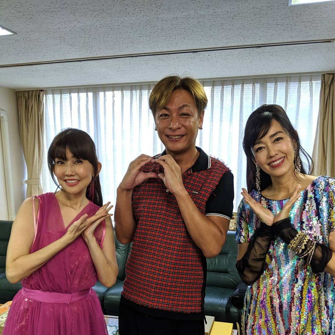 小椋ケンイチ(おぐねー)さんのインスタグラム写真 - (小椋ケンイチ(おぐねー)Instagram)「松本伊代さん 早見優さん 渡辺美奈代ちゃん 西村知美ちゃんと80年代アイドルの代表選手が集まってのコンサート🎤✨ みんな50代になるけど 50代の定義が変わるわね!!笑 みんな健康的で美しくトークももちろん完璧😉 中学生、高校生の自分に再び会えたような気がします❤ 気持ちいいタイムトラベル🕐✨ 今回は東京で初開催だったけど全国回ってみんなを元気にしてもらいたいなー😉✨ 全世代で1番元気は50代だと改めて感じました！ 皆さんお疲れさまー #80年代アイドル」10月5日 20時30分 - kenichi_ogura