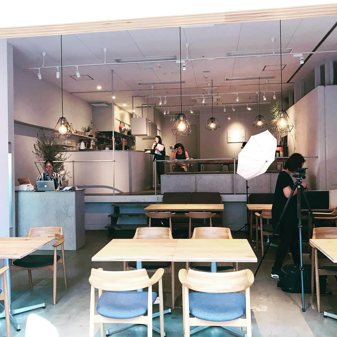 poroco（ポロコ）さんのインスタグラム写真 - (poroco（ポロコ）Instagram)「現在発売中のポロコ10月号は 「札幌CAFE2019」。 今おさえておきたいカフェのトレンドや新店を集めてご紹介しています。 今しか味わえない特別なスイーツも載っているので、早めに書店やコンビニでチェックしてみてくださいね。 本の内容を少しだけ・・ https://www.poroco.co.jp/newsreport/680/  #カフェ #スイーツ #お茶 #タピオカ #ハロウィン #札幌グルメ #札幌カフェ #カフェ巡り #poroco #」10月5日 21時06分 - poroco_magazine