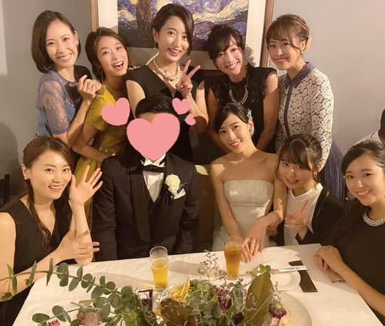 佐竹茉里奈のインスタグラム：「#スライドしてね  大好きな後輩ゆうの結婚式の二次会に行ってきました❤️❤️ ゆうの花嫁姿ほんと可愛すぎでした💕💕可愛すぎてみんなで撮影会状態、、笑笑 最近はなかなか会えないけど、会うとお仕事の時もゆうとはバカなことばっかりしてほんと楽しかったな😊 またゆっくりみんなでご飯行こうね😊✨✨ 久しぶりに会えた後輩2人とも話せて嬉しかった💕💕 #大好きな後輩#大好きなみんな#結婚式#結婚#二次会#綺麗すぎる花嫁#幸せそうで私も嬉しい#3枚目のゆうの笑顔可愛すぎる  お誕生日のメッセージ、LINEみなさんありがとうございます😊　幸せな1日でした❤️❤️」