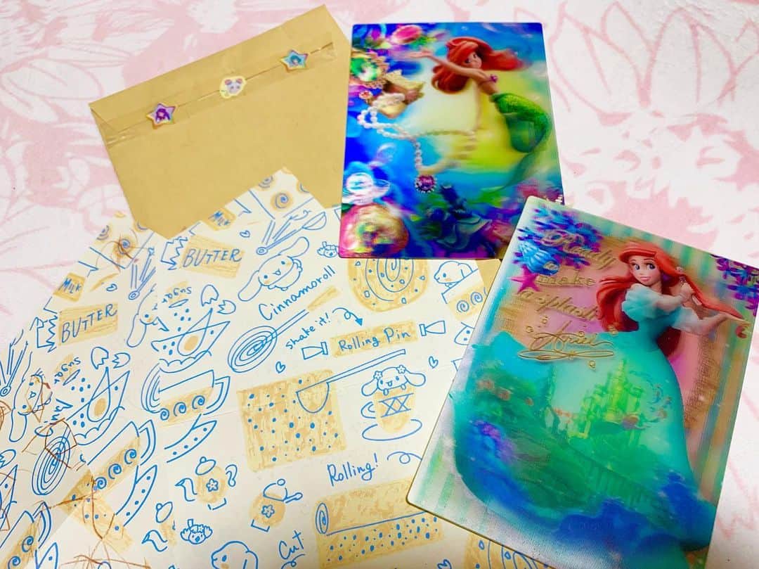 北条佳奈のインスタグラム：「誕生日に届いた姪っ子達からのお手紙…☺️💌💐 一生懸命書いてくれてて、何回見ても癒されます☺️💓 宝物…🌈🎉」