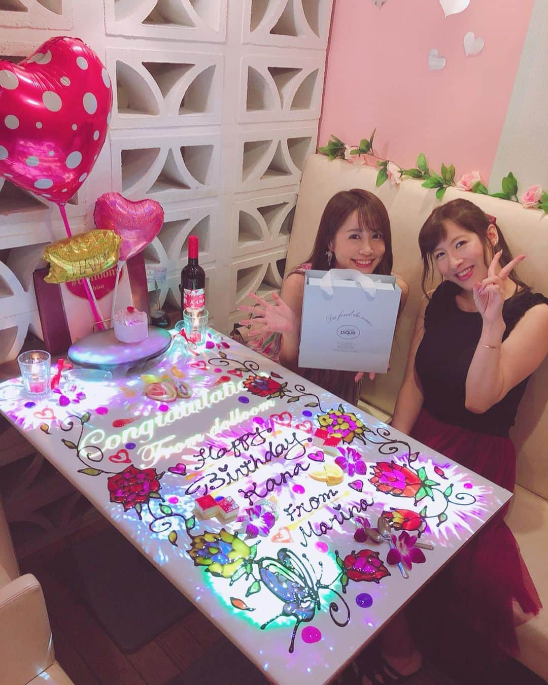 北条佳奈のインスタグラム：「そ！し！て！ 今年のお誕生日当日は愛するBFFちゃんにお祝いしてもらいました🥺💐💕 @mari_na0926 🌸 （更新めちゃめちゃに遅すぎたよ月変わってしまったよ…🥺） 前日に『明日はキラキラlovelyな格好で来てね💋💋💋』と伝えられてドキドキしましたがwほんとにキラキラlovelyなお店に感動｡ﾟ(ﾟ´ω`ﾟ)ﾟ｡✨ 可愛すぎる美しすぎる芸術すぎる🥺😭🥺😭💓 ずっとずっと何回も『おめでとう☺️』を伝えてくれて、当日をありったけの愛で包んでくれて、目一杯幸せな気持ちにしてくれて、あぁ私に生まれてよかったって思わせてもらいました😭🌸 思い出しHAPPYを何回もしてる…☺️🌈💕 まりちゃん、本当にまりがとう❤️」