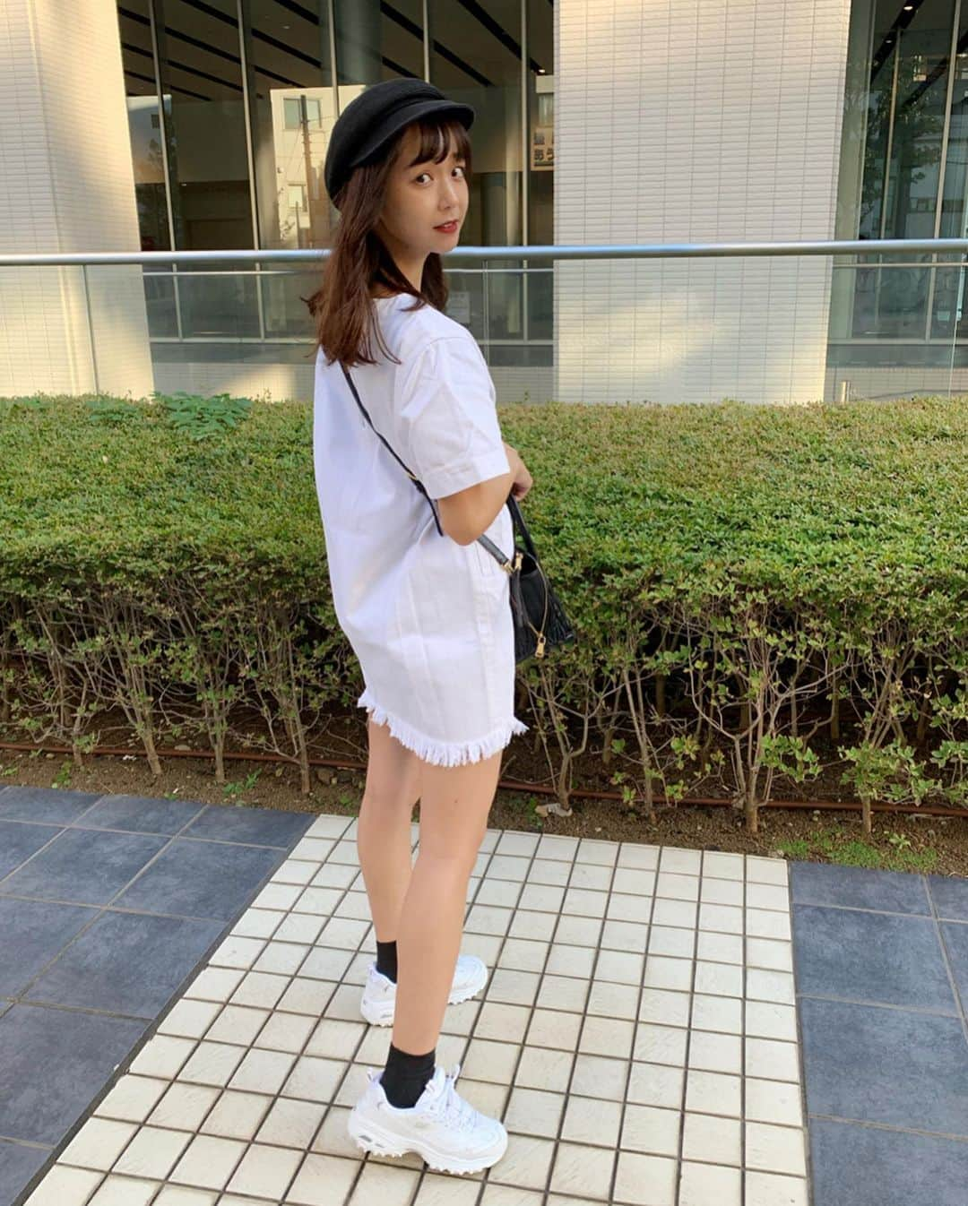 宮崎由加さんのインスタグラム写真 - (宮崎由加Instagram)「今日の私服 . . one-piece:@snidel_official  casquette:@anmille.official  sneaker:@skechers  socks:@kutsushitaya_tokyogirls  bag:@miumiu . . 鞄は24歳の誕生日に父がプレゼントしてくれた物。大切にたくさん使っています😁 . . #みやざきのふく  #ootd」10月5日 21時35分 - yuka_miyazaki.official