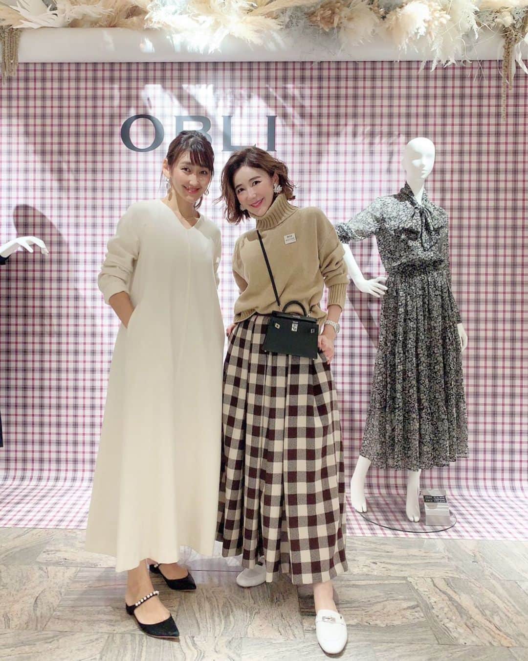 のインスタグラム：「@obli_official  POPUPへ…💜 * 今回もきよみんに相談しながらたくさん試着して、たくさん悩んで😆…楽しい時間でした！ 私はこのニットワンピースにしました！ 帰ってからもあれこれ気になるものもあって…どうしよ😂 * ~8日㈫までPOPUPだそうです😊 #obli #オブリ#伊勢丹新宿 #popup #isetanshinjuku #isetan」