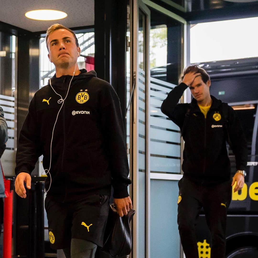 ボルシア・ドルトムントさんのインスタグラム写真 - (ボルシア・ドルトムントInstagram)「Black and Yellow is in the house! 🐝  #SCFBVB #bvb #borussiadortmund #bvb09 #bundesliga #matchday #spieltag #feiertag #dortmund #freiburg #scfreiburg」10月5日 21時50分 - bvb09