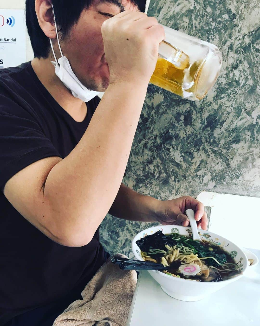 スネオヘアーさんのインスタグラム写真 - (スネオヘアーInstagram)「#スネオヘアー  #青島食堂 #青島食堂司菜南万代店 #青島らーめん #ほうれん草増し #身体に染み込む #あつあつの #この一杯 #いただきました〜 #いつもありがとうございます #ごちそうさまでした #麺リフト」10月5日 21時57分 - suneohairofficial