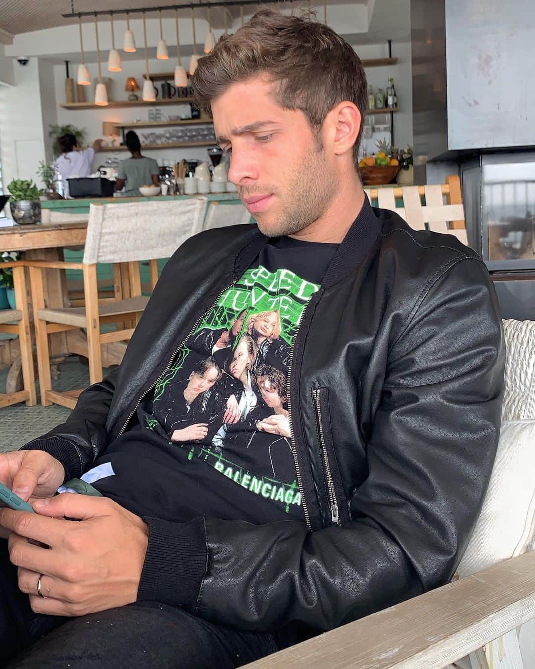 セルジ・ロベルトのインスタグラム：「Weekend」
