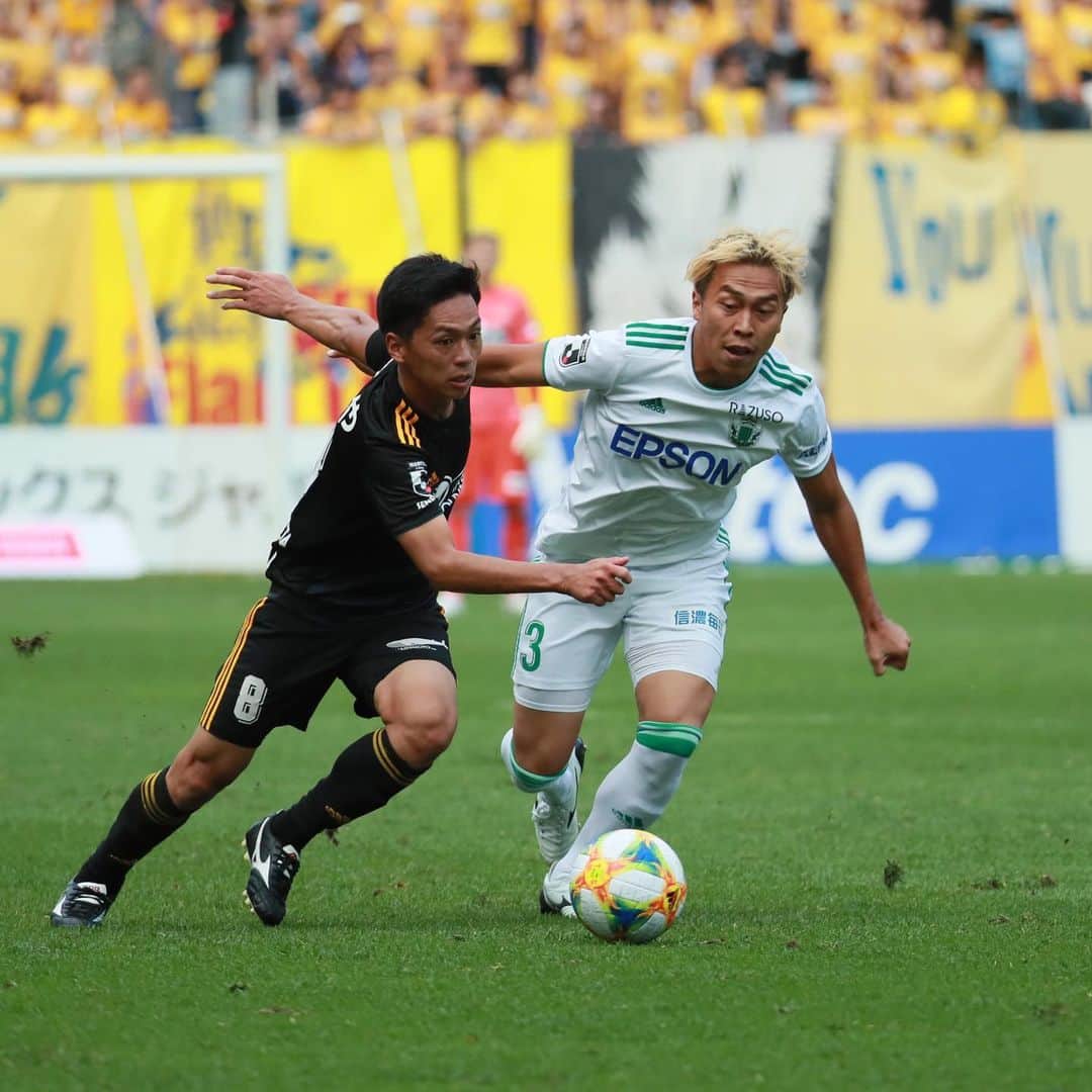 ベガルタ仙台さんのインスタグラム写真 - (ベガルタ仙台Instagram)「10月5日 第28節 松本山雅FC戦 0-1でした。熱い応援ありがとうございました。 #ベガルタ仙台 #仙台 #サッカー #Jリーグ #2019シーズン #スローガン #ReVolution #金正也 #39番 #富田晋伍 #17番 #松下佳貴 #8番 #蜂須賀孝治 #4番 #副キャプテン #石原崇兆 #14番 #ユアテックスタジアム仙台 #ユアスタ #松本山雅FC」10月5日 22時02分 - vegaltasendai