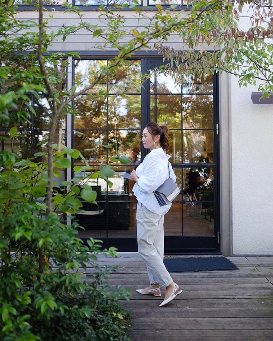 Keikooooooさんのインスタグラム写真 - (KeikooooooInstagram)「#ママコーデ おチビと一緒に全身も♡ 最近ZARA率高め⍤⃝♥︎⌣̈⃝♥︎ . tops denim #zara @zara bag #ivy_select @ivy_select shoes #dior @dior」10月5日 22時09分 - keity1011