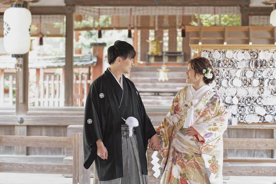 イリスウォーターテラスあやめ池さんのインスタグラム写真 - (イリスウォーターテラスあやめ池Instagram)「和装での前撮りは 奈良の街並みにピッタリです 📷 . 当日のお色直しはカラードレスという方に 大人気の和装前撮り！ 抜け感のあるヘアスタイルと和装は最高に可愛くておススメです🕊 . . photo→@imago_lifedesignstudio  #イリスウォーターテラスあやめ池 #奈良結婚式場 #イリス前撮り #和装」10月5日 22時16分 - irisayameike