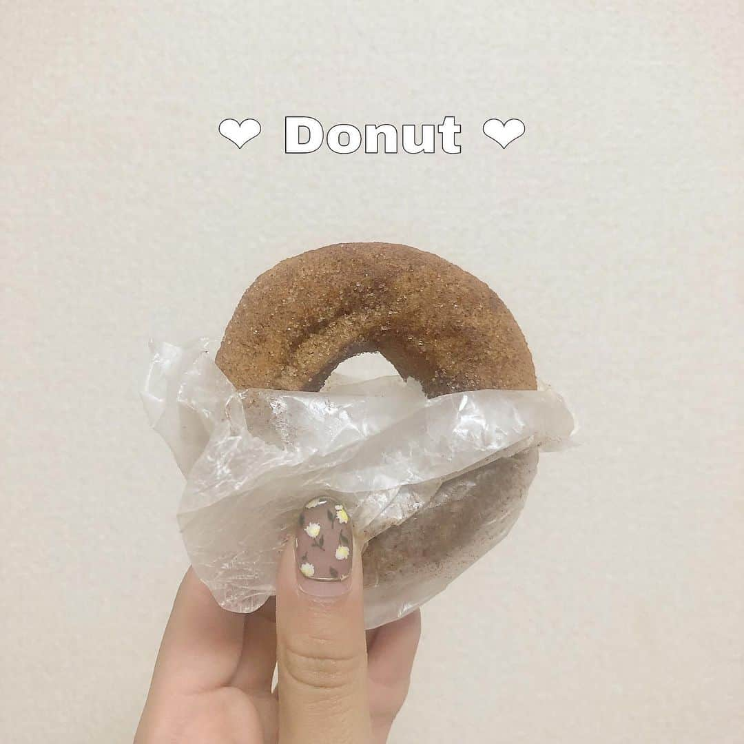 中野愛理さんのインスタグラム写真 - (中野愛理Instagram)「┊︎𝐃𝐨𝐧𝐮𝐭 ㅤㅤㅤㅤㅤㅤㅤㅤㅤㅤㅤㅤ シナモンのドーナツ🍩🍴 めちゃくちゃ美味しかった‪❤︎ ㅤㅤㅤㅤㅤㅤㅤㅤㅤㅤㅤㅤ #donuts #ドーナツ #シナモン  ㅤㅤㅤㅤㅤㅤㅤㅤㅤㅤㅤㅤ」10月5日 23時05分 - airi_nakano_