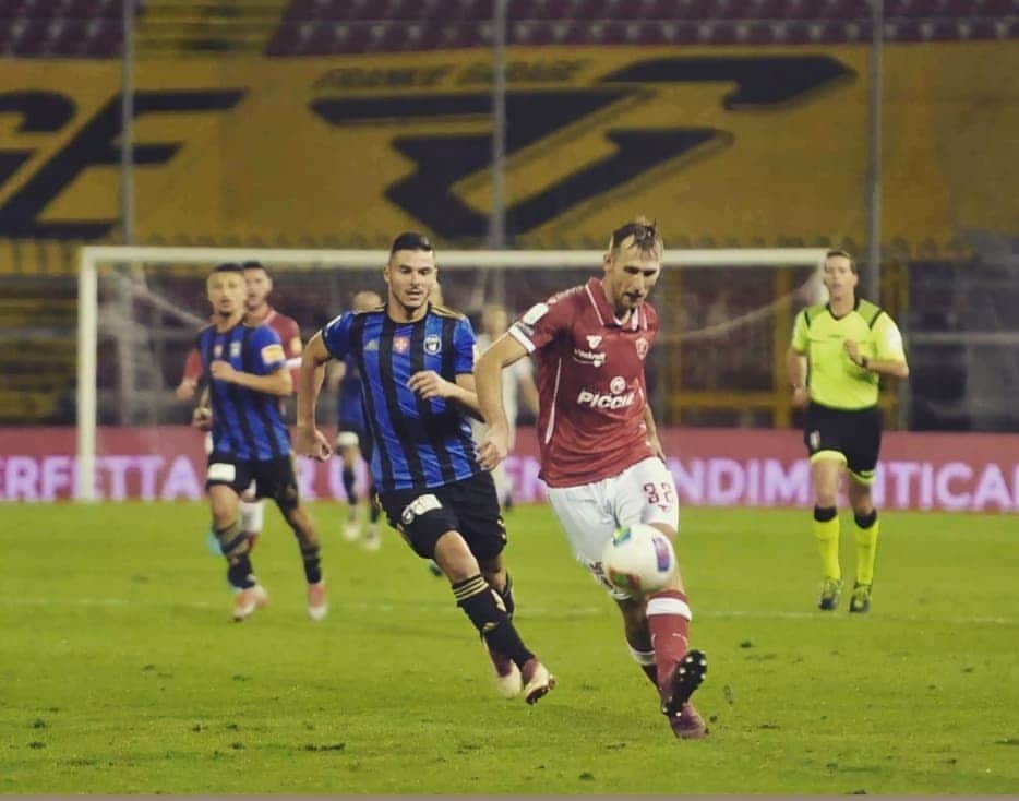 のインスタグラム：「Bravi tutti +3 ⚪🔴 now focus on 🇸🇰💪 #perugia #pisa #forzagrifo #national #team」