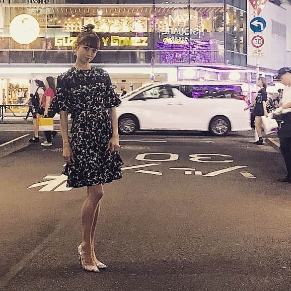 上野水香さんのインスタグラム写真 - (上野水香Instagram)「#harajuku #night  Dress @louisvuitton  初めての#原宿 での開催でした。 心温まる日は夜も元気(*´-`)」10月5日 23時34分 - mizukaueno