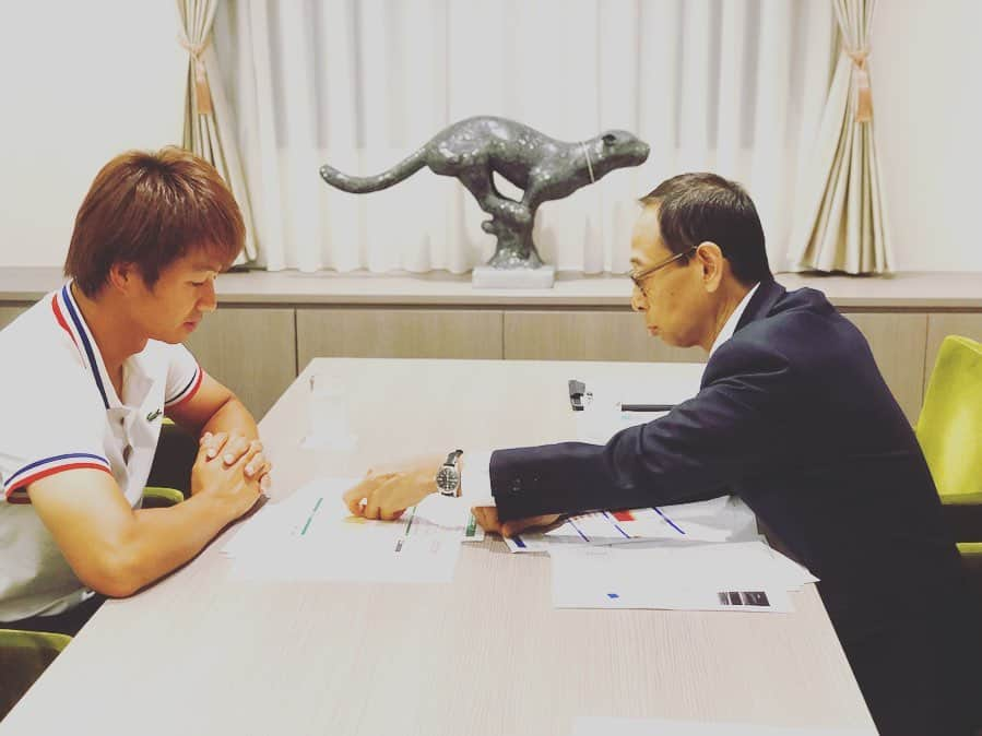 唐川侑己さんのインスタグラム写真 - (唐川侑己Instagram)「2019年シーズンも応援ありがとうございました。 新たな経験をさせてもらった1年でした。今後の野球人生に生かして、応援して下さる方々の期待に応えられるように精進します。 先日金沢に身体のケア・勉強をしてきました。 #石川県#金沢#金沢駅#浦田クリニックスコール金沢#茶屋街#watsu#新感覚#不思議な体験#浦田先生#ありがとうございました#点滴痕」10月6日 0時03分 - yuki_karakawa19