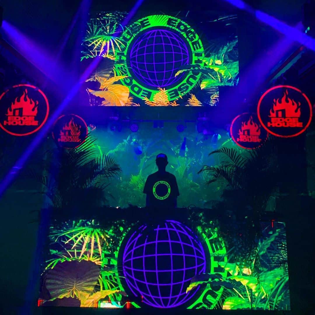 DJ DARUMAのインスタグラム：「EDGE HOUSE at OSAKA 遂に関西地区初開催🔥🏠🔊 いい感じのフロア作れた 今夜はCLUB JOULEでお待ちしております！」