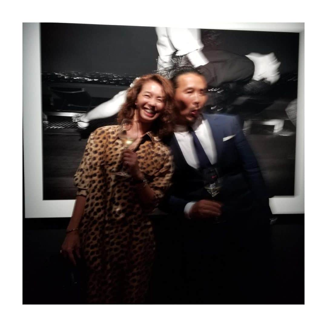 稲沢朋子さんのインスタグラム写真 - (稲沢朋子Instagram)「@domperignonofficial  Dom Perignon×Lenny Kravitz ゾーイの写真展✨どれも素敵な写真でした！そしてドンペリはとても美味しかった❤️ レニーも拝見する事が出来✨沢山の方々に会えて楽しい時間でした☺️ @domperignonofficial #ドンペリニヨン　#シャンパン　#ドンペリ　 写真展は10月5日から9日まで原宿のJINGにてやっています #アイテムタップしてね」10月6日 0時12分 - ina_tomo