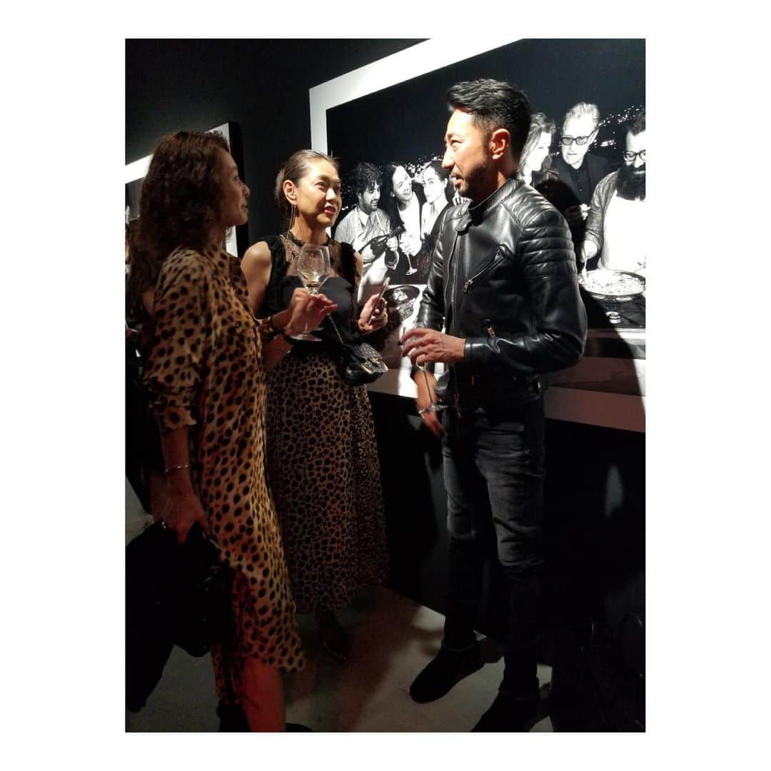 稲沢朋子さんのインスタグラム写真 - (稲沢朋子Instagram)「@domperignonofficial  Dom Perignon×Lenny Kravitz ゾーイの写真展✨どれも素敵な写真でした！そしてドンペリはとても美味しかった❤️ レニーも拝見する事が出来✨沢山の方々に会えて楽しい時間でした☺️ @domperignonofficial #ドンペリニヨン　#シャンパン　#ドンペリ　 写真展は10月5日から9日まで原宿のJINGにてやっています #アイテムタップしてね」10月6日 0時12分 - ina_tomo