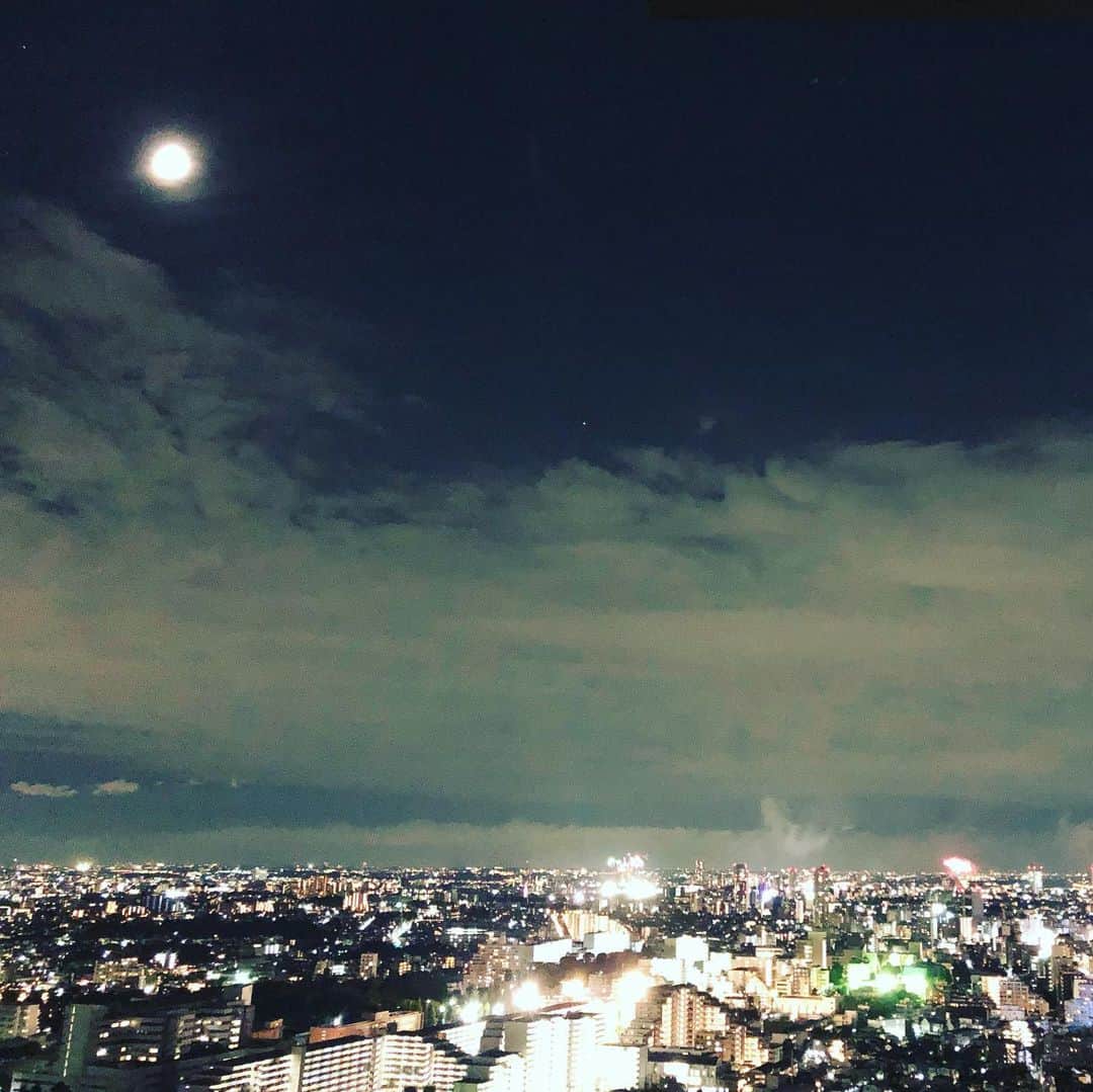 阿部洋子さんのインスタグラム写真 - (阿部洋子Instagram)「👫🎆💕 #花火 #hanabi #fireworks #多摩川花火大会」10月6日 0時14分 - hirocoring