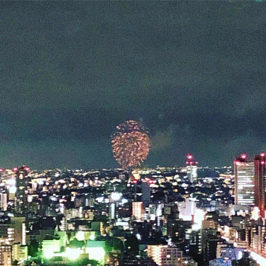 阿部洋子さんのインスタグラム写真 - (阿部洋子Instagram)「👫🎆💕 #花火 #hanabi #fireworks #多摩川花火大会」10月6日 0時14分 - hirocoring