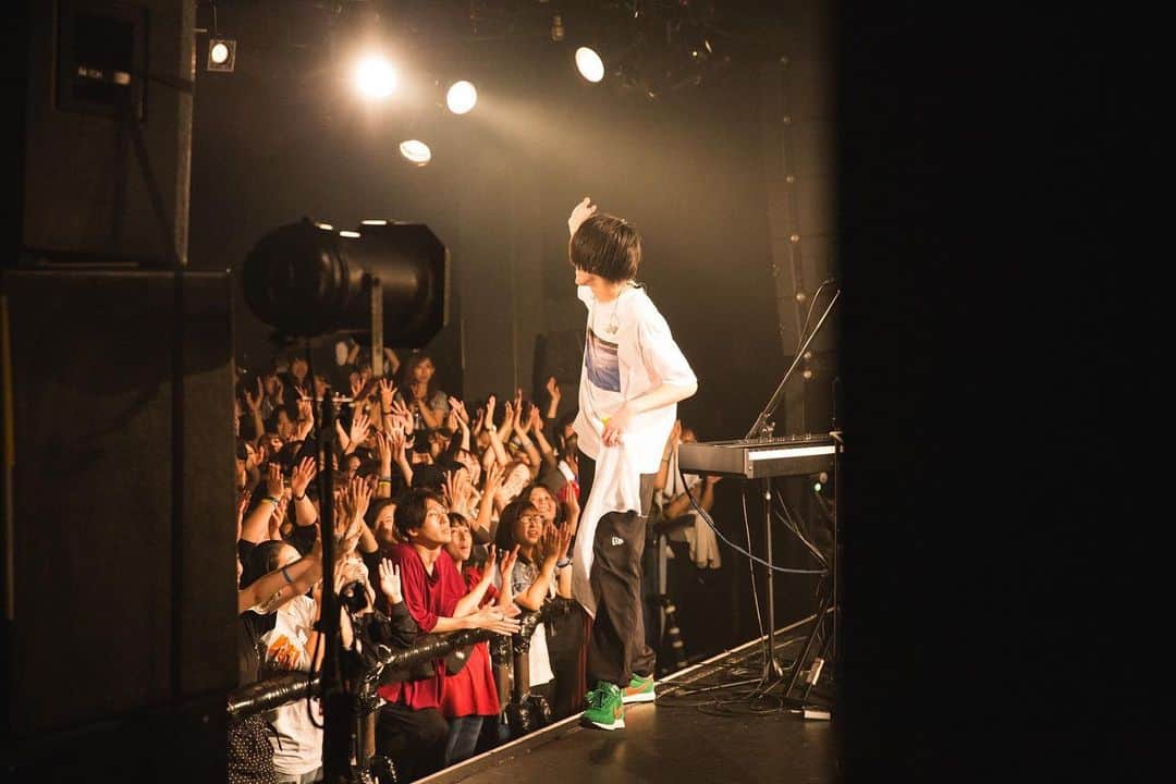 竹縄航太のインスタグラム：「次は11月29日、また同じ恵比寿リキッドで。 セットリストはみんなが決めてくださいな。何やることになるのか、楽しみですなあ」