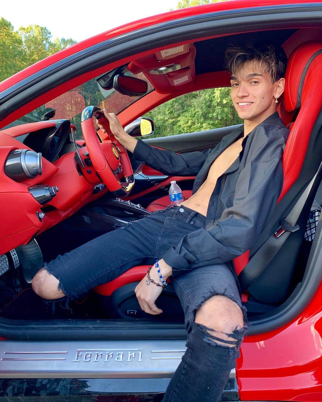 Lucas Dobreのインスタグラム：「come ride with me」