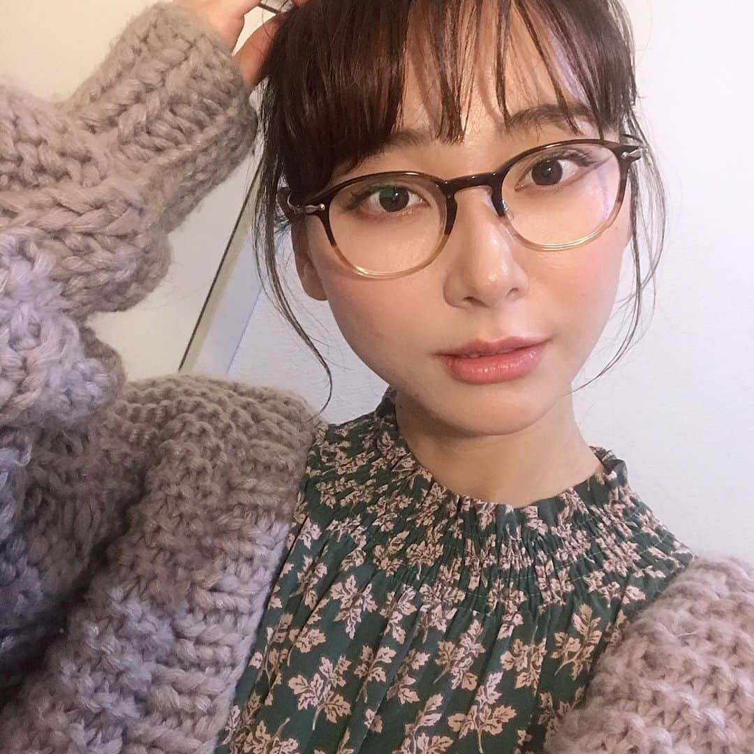 葉月祥子さんのインスタグラム写真 - (葉月祥子Instagram)「めがねちゃんが気に入った模様🤓🌈﻿ ﻿ ﻿ 😊👍✨﻿ #連投 #お久しぶりです #元気です #インスタお休みしてました #再開 #からの #連投です #お仕事 #撮影 #shoot #shooting #載せたい写真たくさんあります #スペースクラフト #葉月祥子 #spacecraft #model」10月6日 0時39分 - shokohazz210