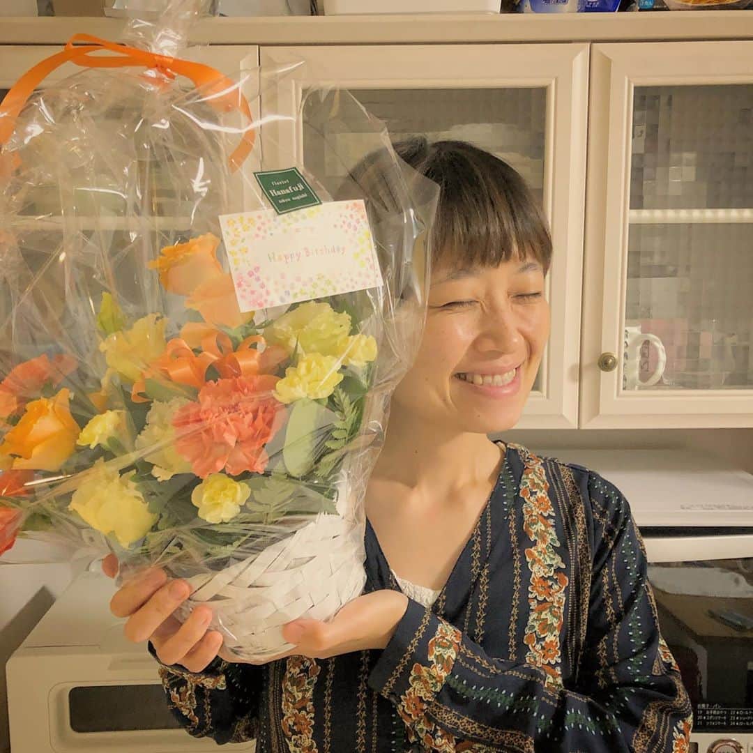 ロシアン佐藤のインスタグラム：「お誕生日でしたの色々しゃしんそのいち🤲✨ いつもお世話になってるみんなから🤲 いつもありがとう✨」