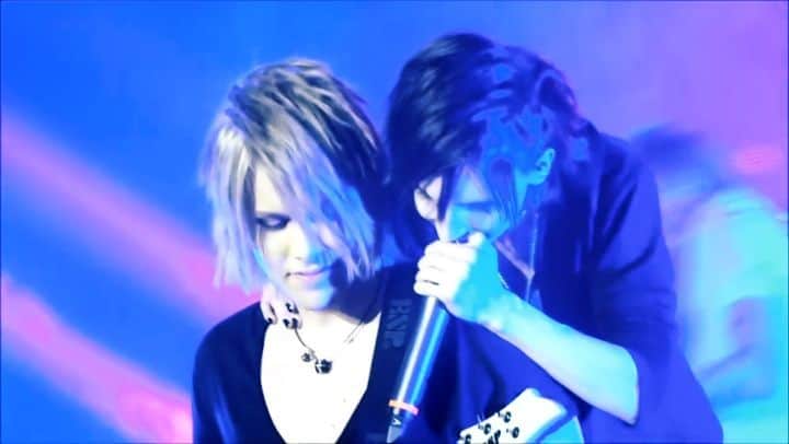YOHIOのインスタグラム：「Miss being on tour! ⁣ ⁣ #YOHIO #TogetherWeStandAlone #TotheEnd #live #2014」