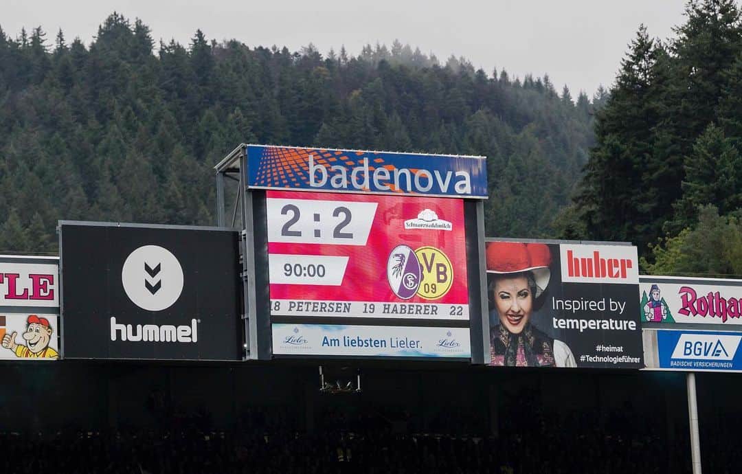 ボルシア・ドルトムントさんのインスタグラム写真 - (ボルシア・ドルトムントInstagram)「⏹ Full-Time at Schwarzwald-Stadion. #SCFBVB #bvb #borussiadortmund #bvb09 #bundesliga #matchday #spieltag #feiertag #dortmund #freiburg #scfreiburg」10月6日 1時27分 - bvb09