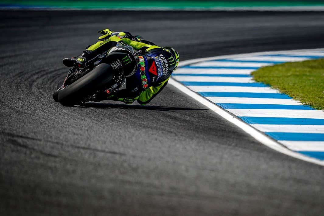 バレンティーノ・ロッシさんのインスタグラム写真 - (バレンティーノ・ロッシInstagram)「Buriram circuit,Thailand Saturday,official practice 📸 @falex79 @mighelon @gigisoldano @jesusrobledo Tino Martino」10月6日 1時28分 - valeyellow46