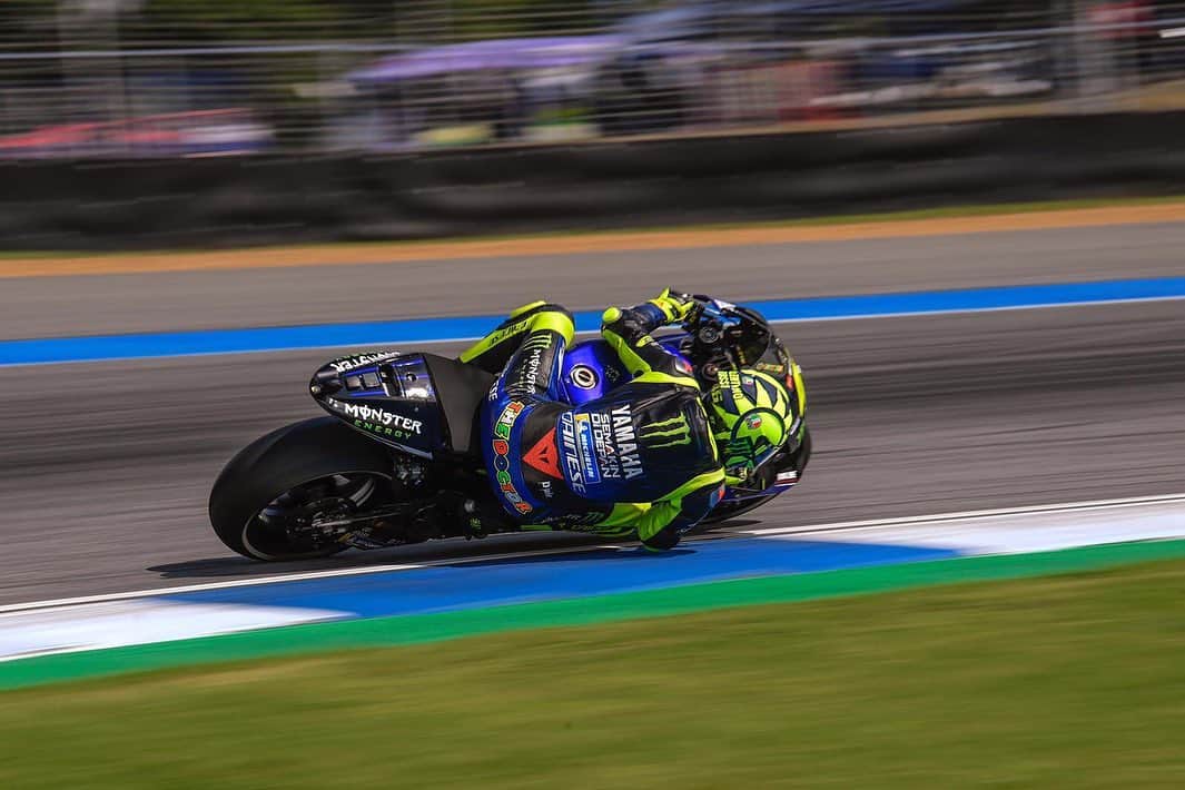 バレンティーノ・ロッシのインスタグラム：「Buriram circuit,Thailand Saturday,official practice 📸 @falex79 @mighelon @gigisoldano @jesusrobledo Tino Martino」