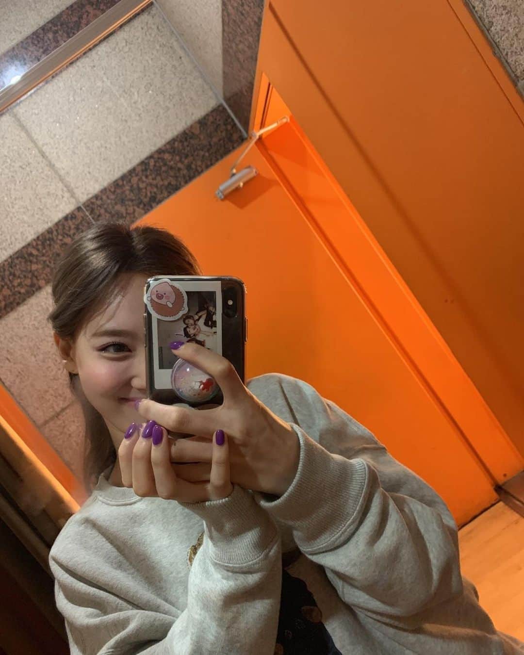 TWICEさんのインスタグラム写真 - (TWICEInstagram)「안뇽 낼봐요🧸」10月6日 1時54分 - twicetagram