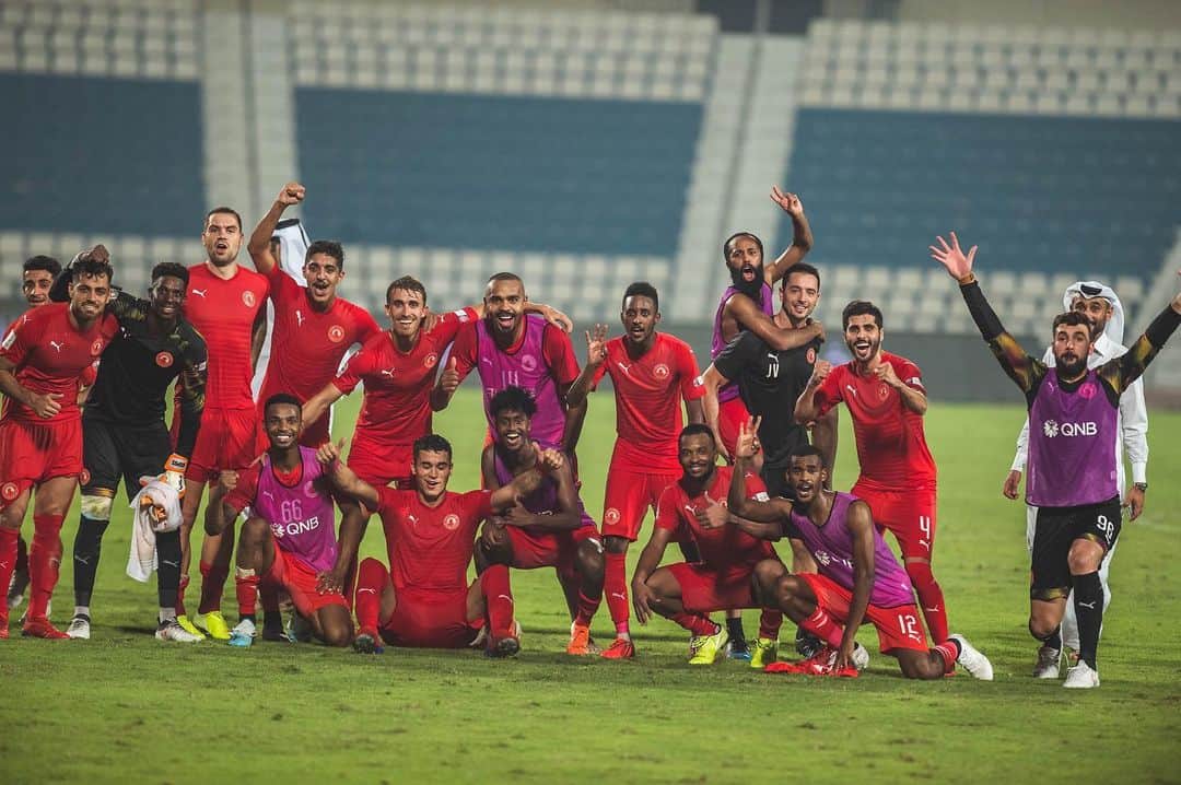 マルク・ムニエッサのインスタグラム：「What a win, what a team!!!! 🔴❤️💪🏼 @alarabi_club @qsl @maliphoto」