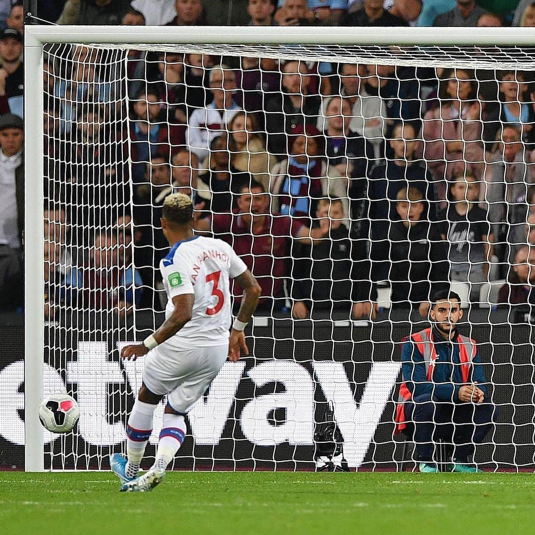 プレミアリーグさんのインスタグラム写真 - (プレミアリーグInstagram)「Crystal Palace have scored 12 #PL penalties since the start of last season, more than any other team  #WHUCRY #PremierLeague」10月6日 2時59分 - premierleague