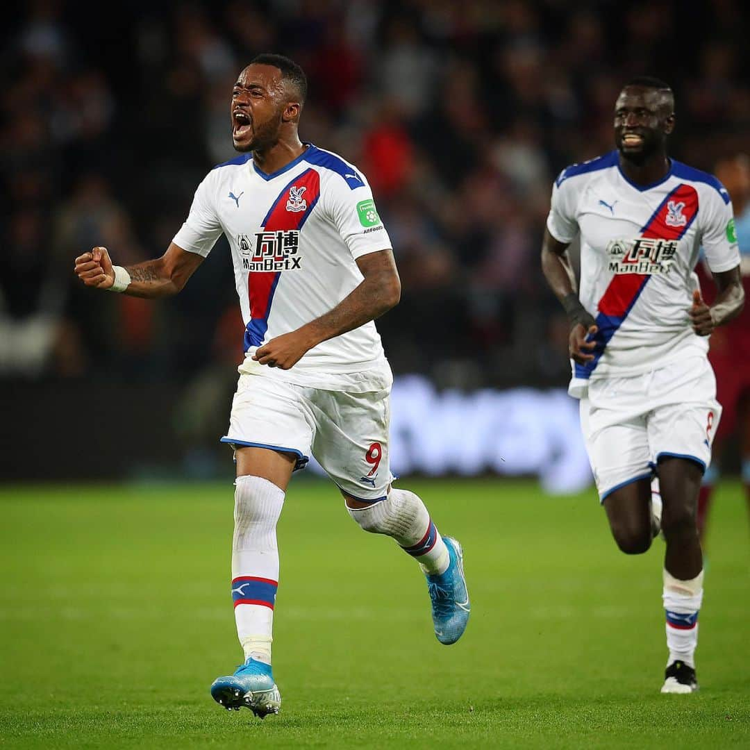 プレミアリーグさんのインスタグラム写真 - (プレミアリーグInstagram)「Crystal Palace go fourth after late drama at the London Stadium  #WHUCRY #PL」10月6日 3時35分 - premierleague