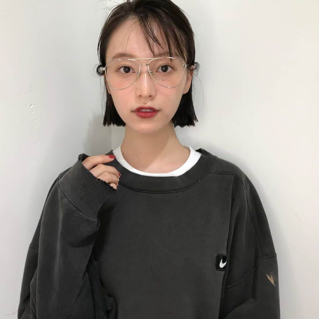 山田愛奈さんのインスタグラム写真 - (山田愛奈Instagram)「#拝啓ロング派の皆様へ  絶対反対を押し切って 人生初のミニボブ挑戦中🐶 .  役の印象などで 中々切れなかった髪の毛を 切りました。後悔はないです！ .  #山田愛奈 #ついに #ボブ #ミニボブ #ヘア #カット #ヘアスタイル  #動画の私嬉しそう #髪型にとらわれず #色んなお芝居吸収中」10月6日 14時04分 - aina_yama