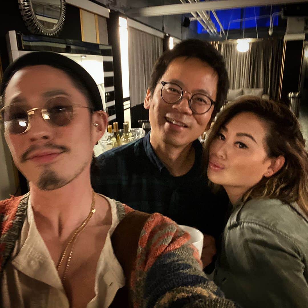 呉建豪さんのインスタグラム写真 - (呉建豪Instagram)「The brilliant @aliwong! Truly thank you for the laughs! We loved every moment of it! Your children’s Godfather @shengwangtime is quite the funny man... #blessingsonblessings @stacywu.vhb #brothersisternight 💜」10月6日 14時09分 - vannesswu