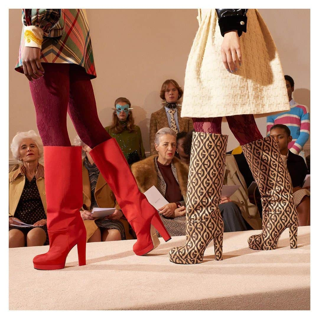 グッチさんのインスタグラム写真 - (グッチInstagram)「Pull-on knee high boots and loafers defined by a chunky gold-toned chain heel, from #GucciFW19 by @alessandro_michele. Discover more through link in bio. #AlessandroMichele」10月6日 5時52分 - gucci